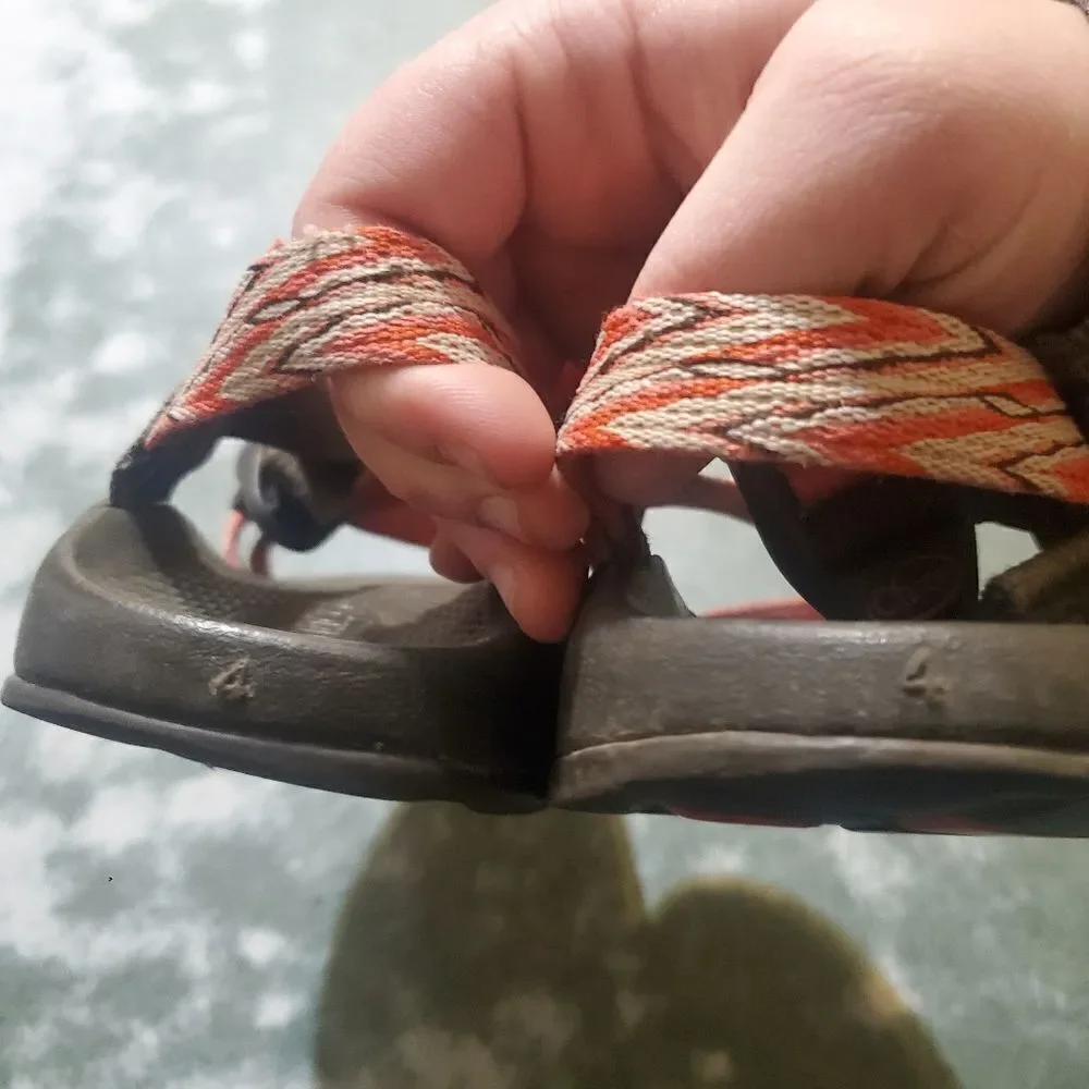Chaco Z2  Strappy Sport sandals sz 4